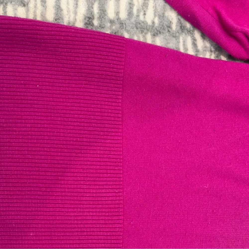 Athleta Wool Cashmere Aspen Turtleneck Sweater in electric fuschia, sz M, GUC